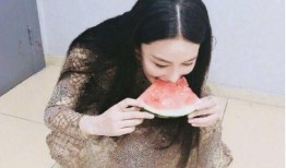 娱乐吃瓜酱穿搭视频,明星同款穿搭攻略