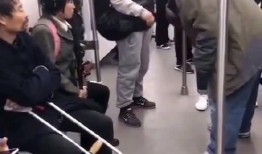 乞讨大爷爆料视频在线观看,视频爆料引发社会关注