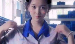 抖音网红校服妹妹吃瓜,校园生活趣味横生